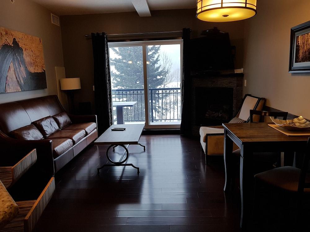 Paradise Resort Club And Spa Canmore Exterior photo