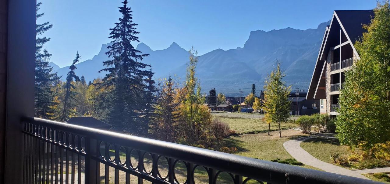 Paradise Resort Club And Spa Canmore Exterior photo
