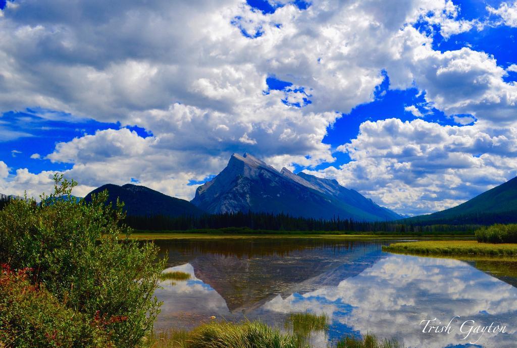 Paradise Resort Club And Spa Canmore Exterior photo