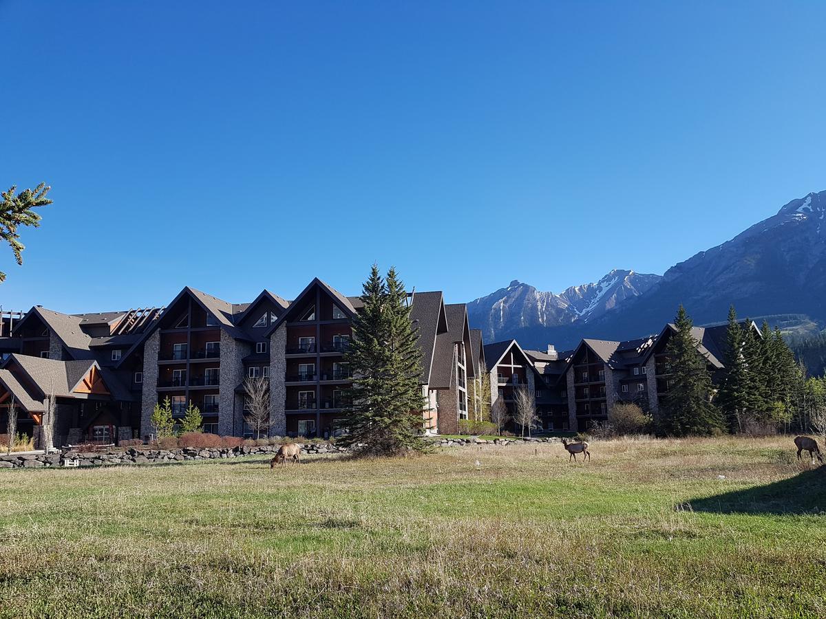 Paradise Resort Club And Spa Canmore Exterior photo